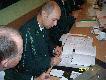 Skarbnik ko�a zawsze przed zebraniem ma najwi�cej pracy.