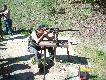 Nast�pny delikwent sprawdza stan techniczny broni i swoje umiej�tno�ci.