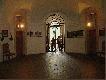Sala �owiecka w my�liwskim zamku Humprecht. Podobno z tego miejsca wyruszano na �owy. Du�o w niej szkic�w z polowa�.