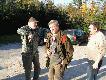 Marek pokazuje hartowi24 (Januszowi), jak zachwuje si� g� po trafieniu.
 -Pami�taj, opadaj� jej skrzyd�a!