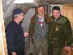 Andrzej, Edward i Mr�wa obserwuj� czy go�cie zajmuj� odpowiednie ��ka