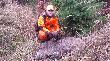Jedna z niewielu wsp�lnych fotek naszego duetu :) W drugim miocie polowania w kole "Orze�" w Cz�uchowie pad�y 52 strza�y. Szukali�my postrza�k�w i sprawdzali�my strza�y do ciemnego. Uda�o nam si� podnie�� 4 dziki :) Razem z porann� �ani� z dnia poprzedniego zrobili�my wynik na kr�la polowania :D