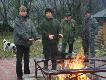Dwoje Marcin�w przy ognisku