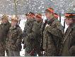 Ci dwaj panowie w �rodku to odpowiednio m�j wprowadzaj�cy i m�j tata (obaj trzymaj� na ramieniu Brno 802)