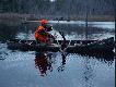 Polowanie z canoe
Oto zdjecie jednego z moich znajomych na polowaniu z canoe.
Jest to dosc czesto praktykowane u nas w Kanadzie, szczegolnie przy
pozyskiwaniu losia.